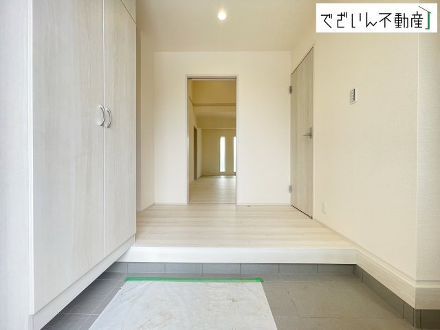 【玄関】 | Livele Garden.S深谷市稲荷町北第3　【平屋】新築住宅 | ≪2号棟≫
現地(2026年8月撮影)