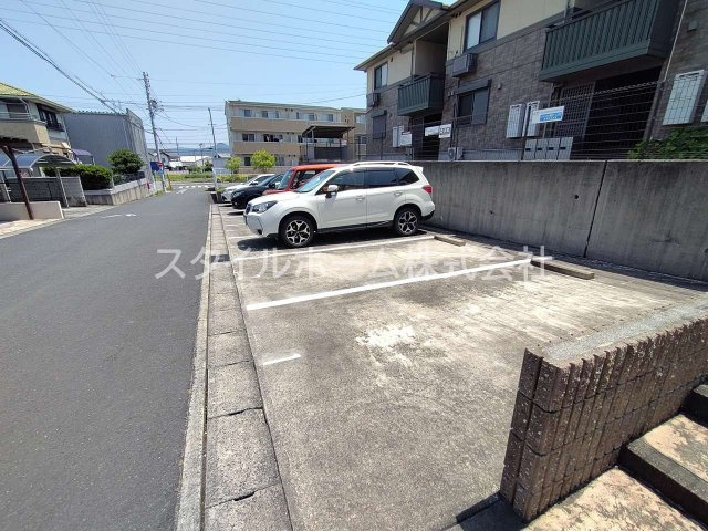 グランシャリオ北斗七星の駐車場