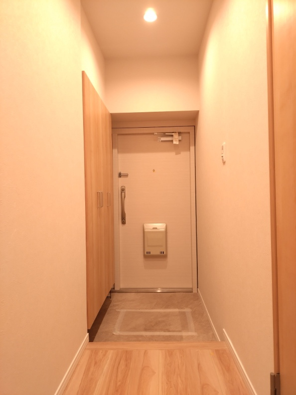 甲東園パークマンションの玄関