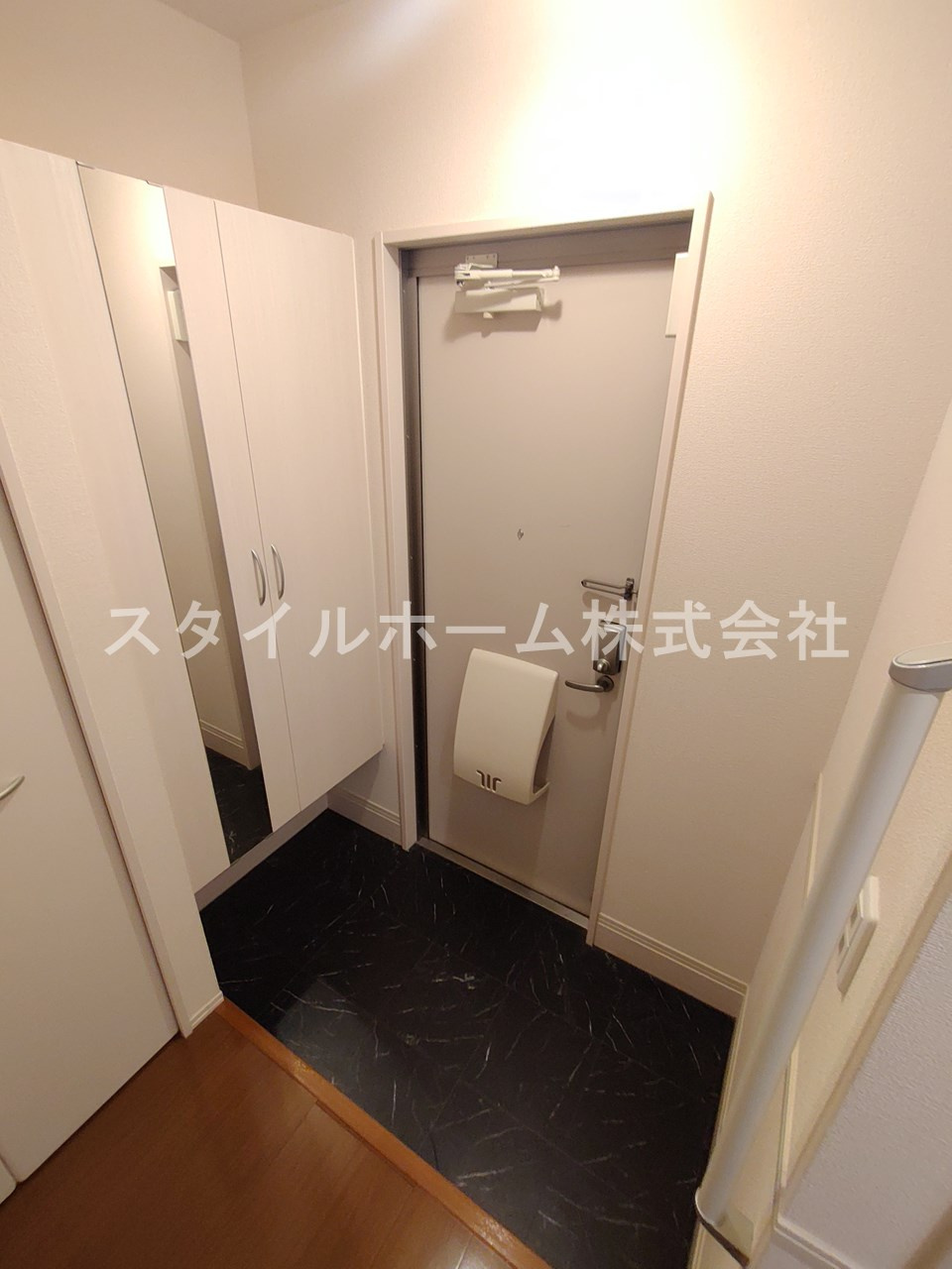 フィールーム歩の玄関|別部屋写真です。