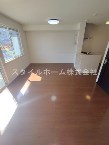フィールーム歩の居間・リビング|別部屋写真です。