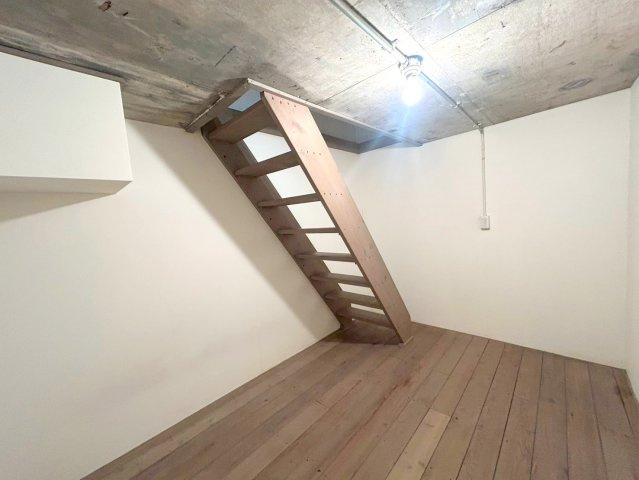 ＥＳＰＡＣＥ　ｈａｒａｍｏＹＯＴＳＵＹＡの洋室