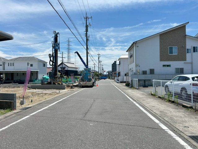 ブルーミングガーデン　一宮市多加木3丁目　全3区画分譲の前面道路含む現地写真|「現地（2026年7月3日）撮影」
■前面道路　
■ヤマダ不動産　株式会社リライフ