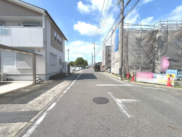 ブルーミングガーデン　一宮市多加木3丁目　全3区画分譲の前面道路含む現地写真|「現地（2026年9月1日）撮影」　
■前面道路　
■ヤマダ不動産　株式会社リライフ