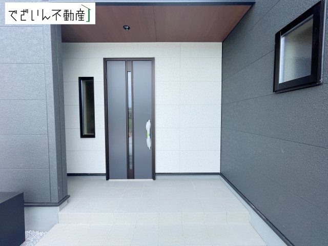 【玄関】 | Livele Garden.S深谷市稲荷町北第3　【平屋】新築住宅 | ≪3号棟≫
現地(2026年8月撮影)