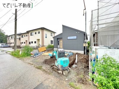 【前面道路含む現地写真】 | Livele Garden.S深谷市稲荷町北第3　【平屋】新築住宅 | ≪3号棟≫
現地(2026年7月撮影)