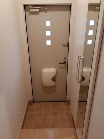 カレントヒルズ善導寺Ⅰの玄関