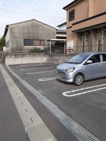 カリーノの駐車場