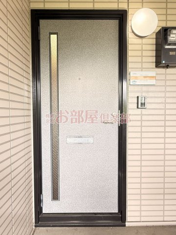 テラスコート花水木C棟の玄関|収納もある玄関です