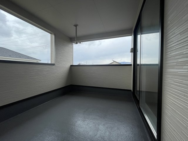 新築戸建・新築建売　那須塩原市若草町第8　稲村小・黒磯北中のバルコニー|インナーバルコニーなので急な天候不良にも安心！