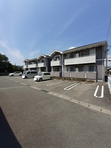 Ｋ’ｓスクエアー　Ｂの駐車場