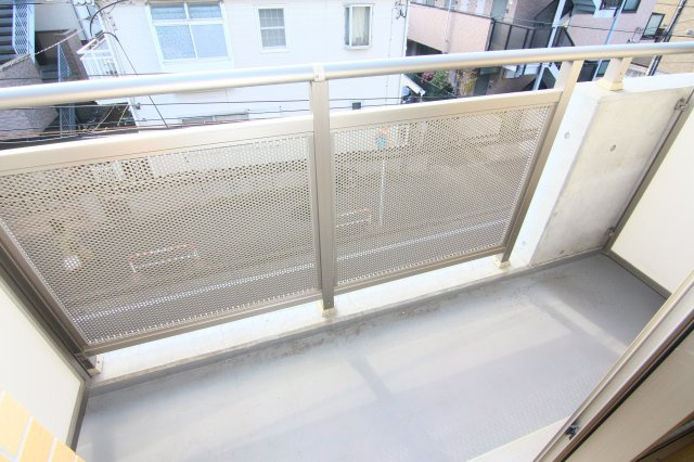 メゾン東陽日吉のバルコニー