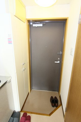 メゾン東陽日吉の玄関