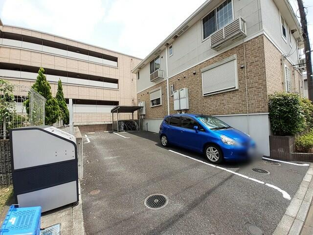メゾン・ＡＮＧＥの駐車場
