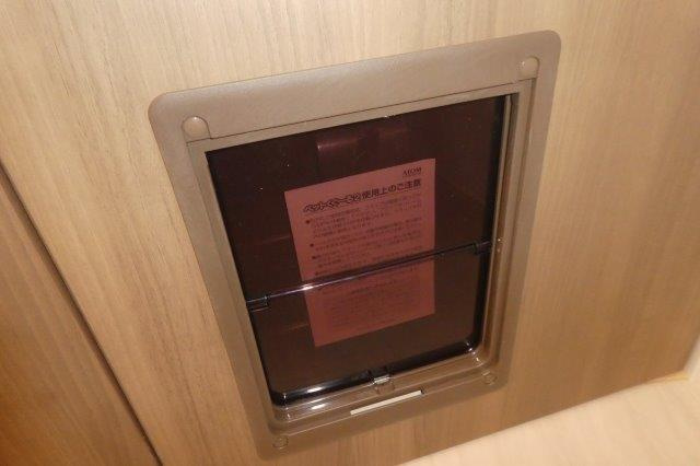 クレメントの設備|ペット用くぐり戸