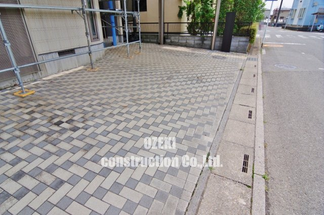 平方南町戸建の駐車場
