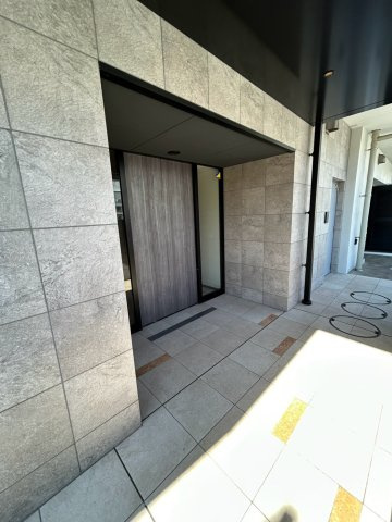 パークアクシス名古屋山王一丁目のエントランス