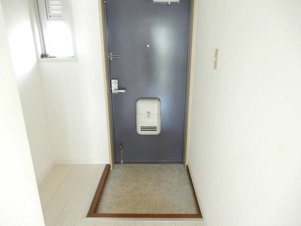 ビレッジハウス阿久和7号棟の玄関|ビレッジハウスの同一物件・同一タイプの間取りの写真です