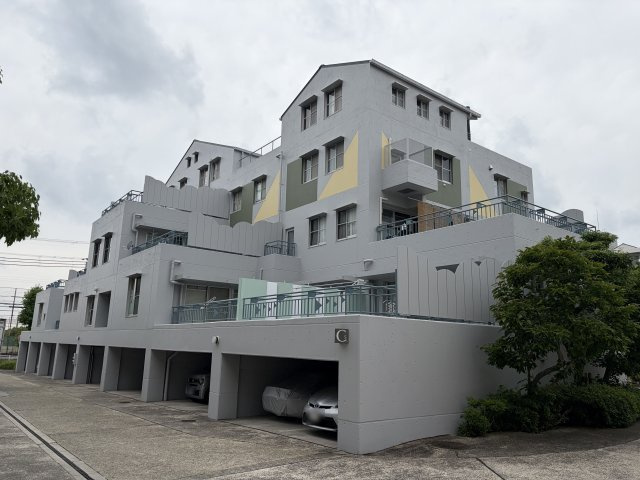 アーサヒルズCS棟の外観