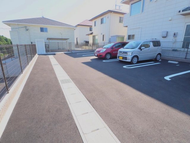 クララヴィスタの駐車場