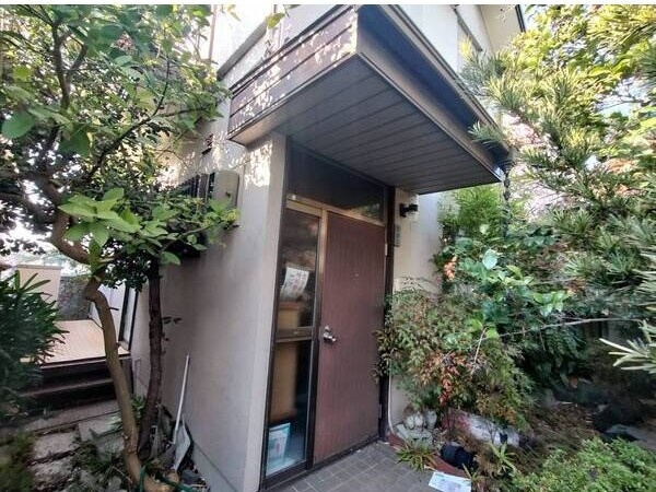 千種区城山新町２丁目のお家の玄関