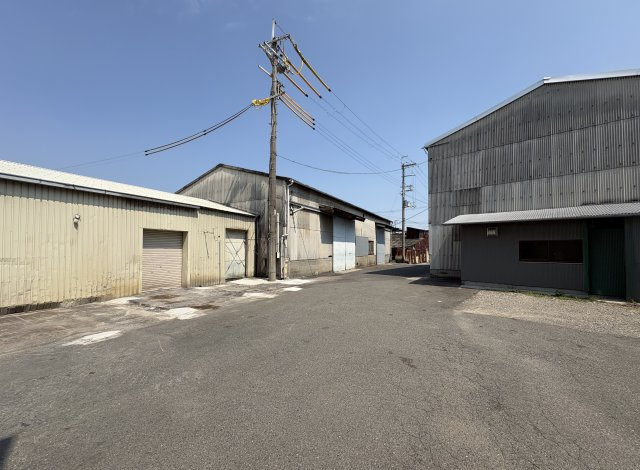 羽曳野市壷井倉庫の外観