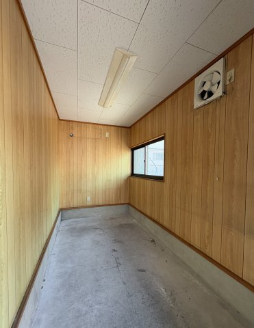 羽曳野市壷井倉庫の内装|休憩室
