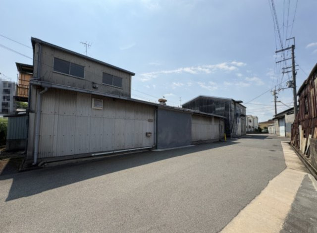 羽曳野市壷井倉庫の外観