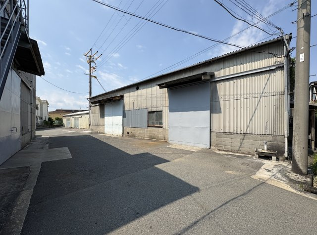 羽曳野市壷井倉庫の外観
