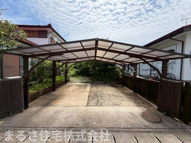 平和が丘東町　中古戸建の駐車場