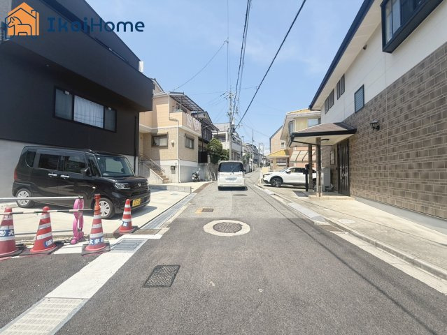 明石市東山町1号地　土地の前面道路含む現地写真|●年中無休：当日予約可●前面道路は約6ｍございますので、ゆったりしております！