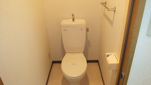 ヴィラ・ロクローのトイレ|清潔感のあるトイレです