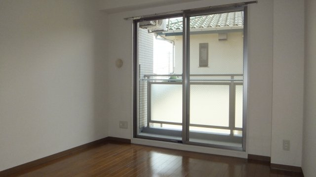 ヴィラ・ロクローの洋室