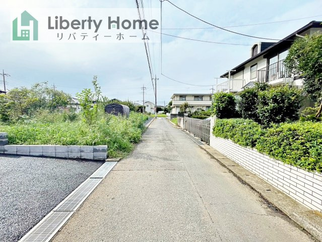 つくば市観音台第16　新築戸建の前面道路含む現地写真