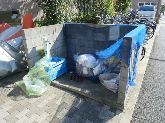 アンプルール　フェール　リリエンハイムⅡのその他共用部分|便利な敷地内ゴミ置場。