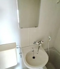 所沢市北野２丁目のアパートの洗面所