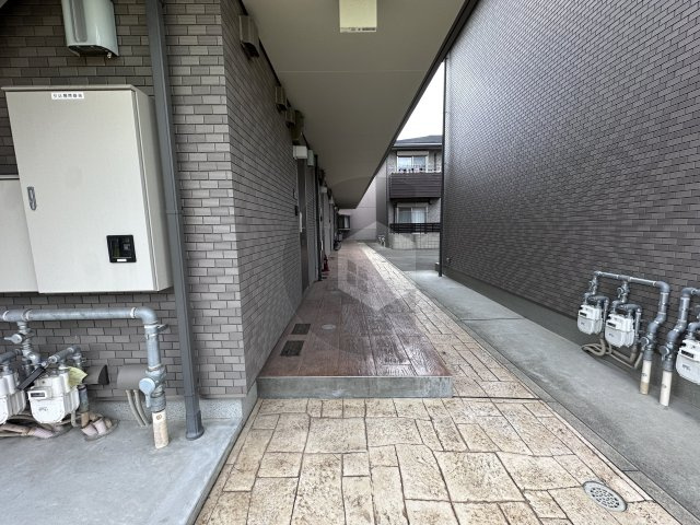 プレセアコート花園 B棟のロビー
