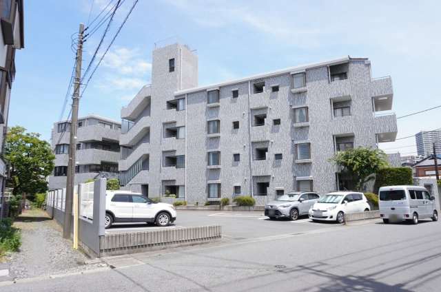 ハイホーム越谷の外観