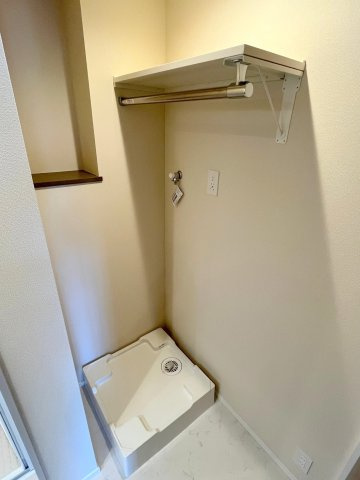 ウェリナ中村南のその他|★洗濯機置場上に棚あり★