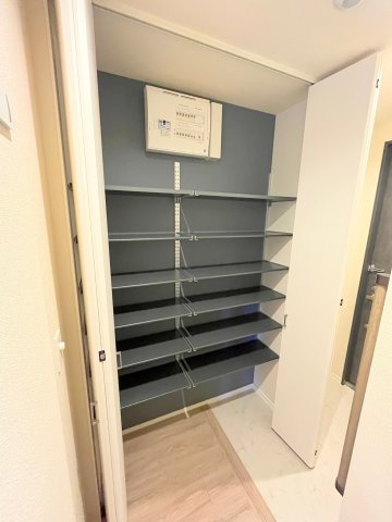 ウェリナ中村南の玄関|★棚の高さが変えられる大型シューズＢＯＸ★