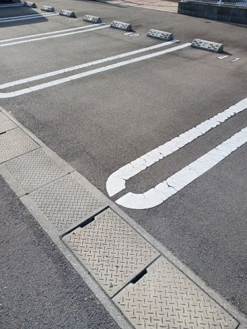 ＪａｄｅＨｏｕｓｅ　Ｄの駐車場|駐車スペースもあります