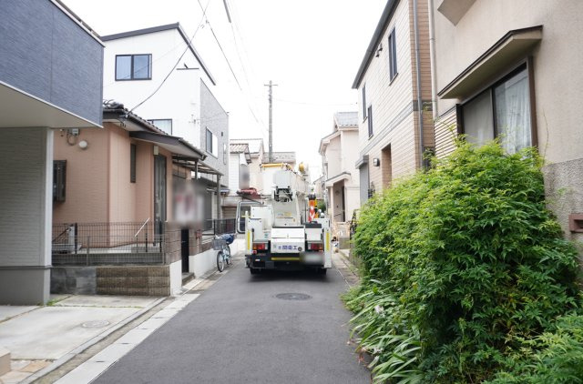 草加市清門1丁目 新築分譲住宅の前面道路含む現地写真