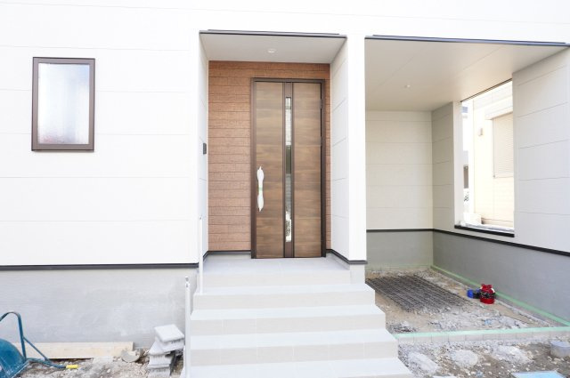 草加市清門1丁目 新築分譲住宅の玄関