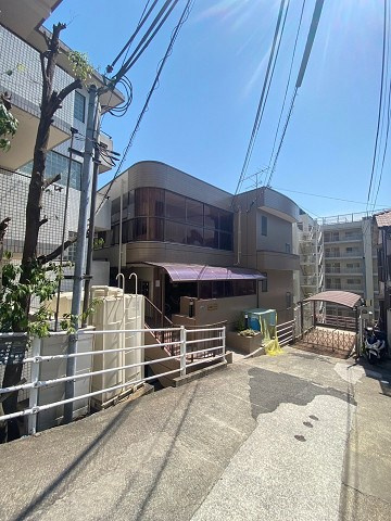 甲陽園ローズハイツの外観