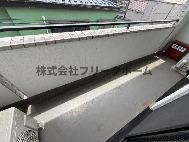 三鷹市井の頭５丁目の賃貸マンションのバルコニー
