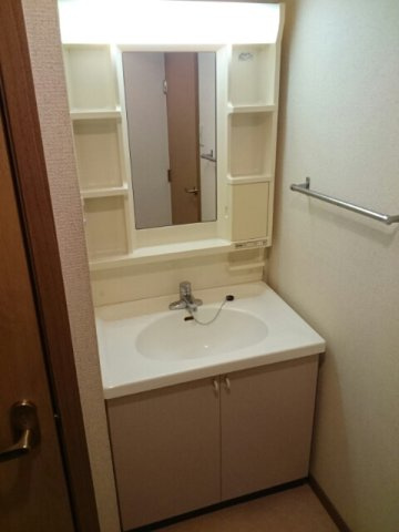 コーポサンライズの洗面所|使いやすい洗面所です
