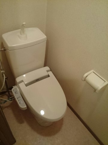 コーポサンライズのトイレ|シンプルで使いやすいトイレです