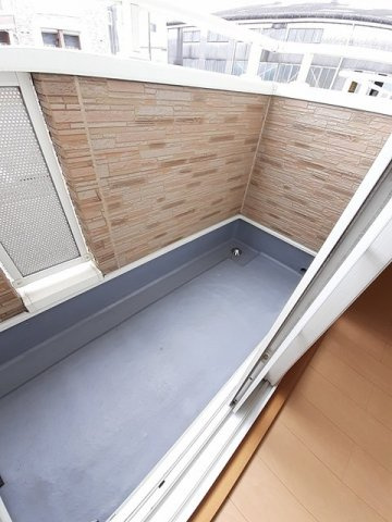 カーサ　フェリーチェ　Ⅱのバルコニー|お洗濯にも便利なバルコニー付き