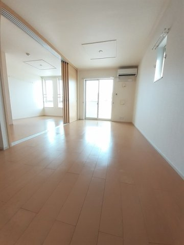 ラブ・ラ・ドールＢの居間・リビング|居間です