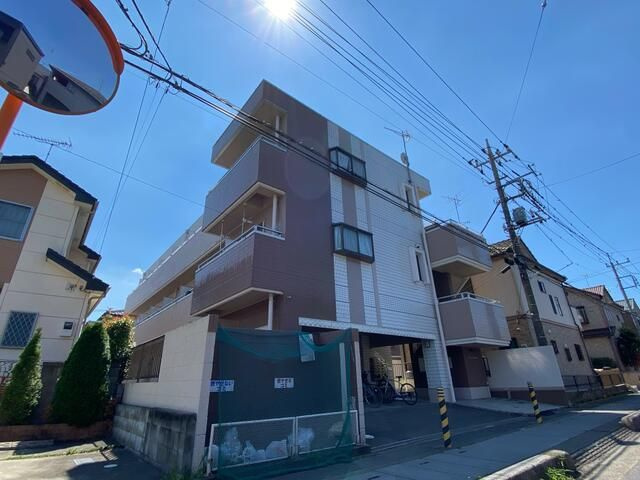 ラヴィエ新宿の外観